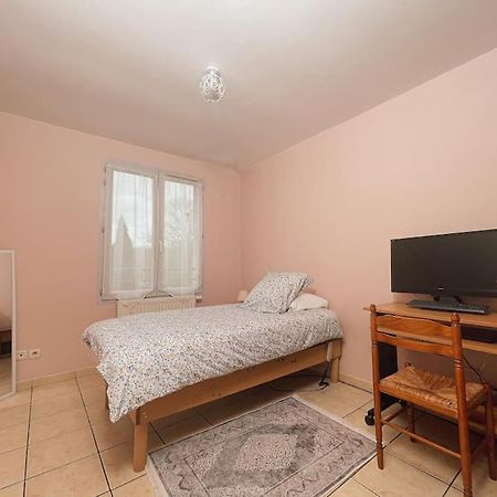 La Perle Rose Only Women Femmes Uniquement Apartment Vénissieux Екстериор снимка